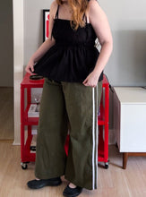 Load image into Gallery viewer, Sporty Pants